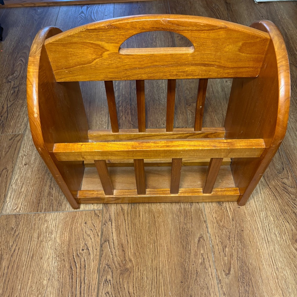 VTG Wood Magazine Rack Floor Holder Vinyl Holder Handle Honey‎ Finish 90s MCM